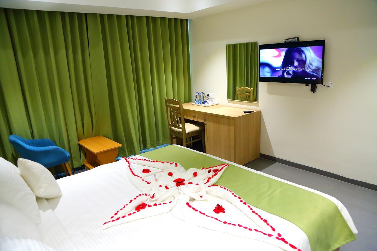 Abhayaa Hotel Visakhapatnam Exterior photo