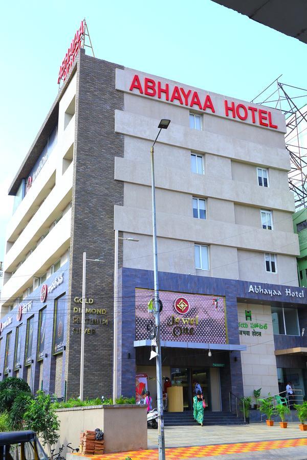 Abhayaa Hotel Visakhapatnam Exterior photo