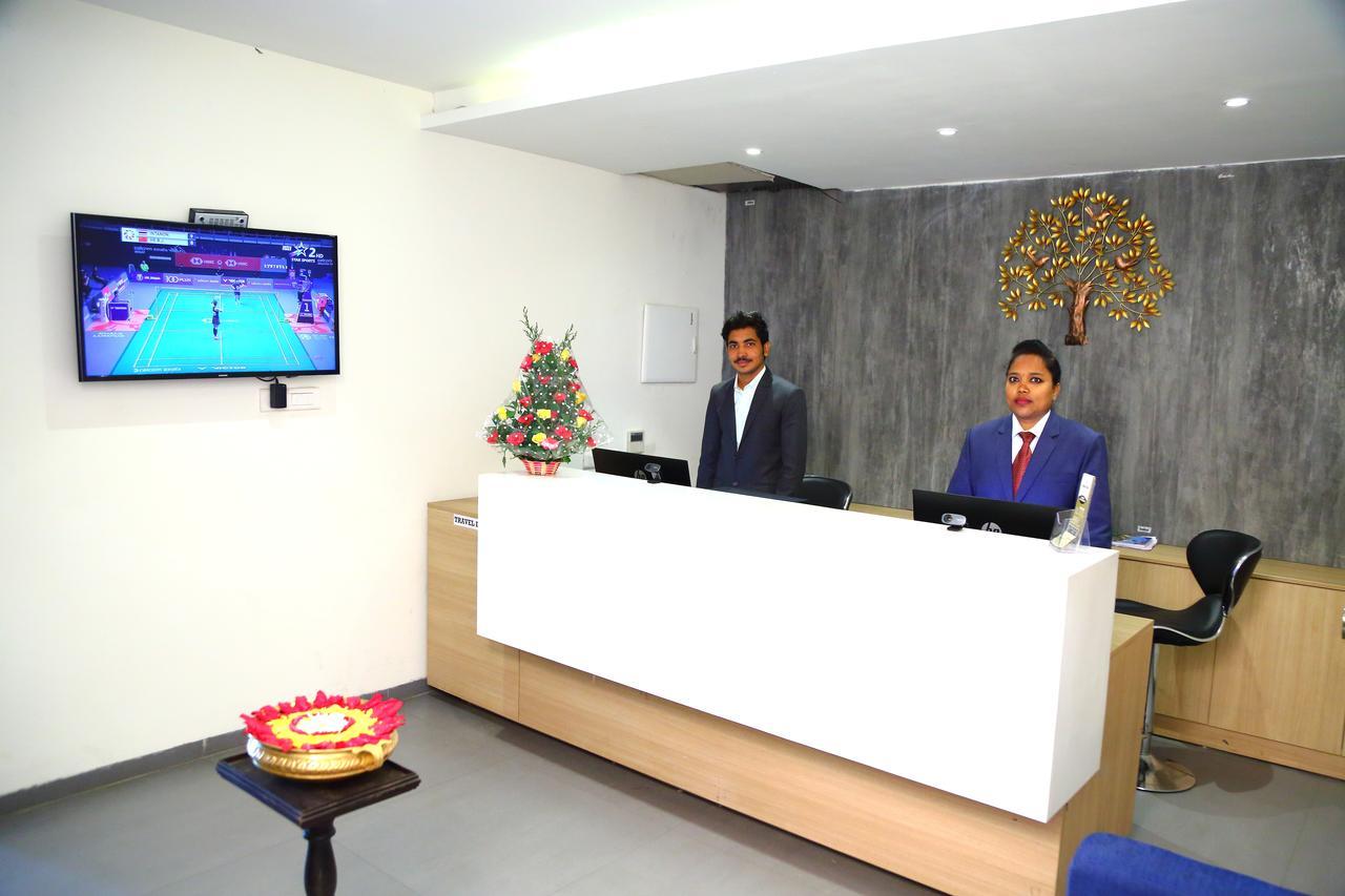 Abhayaa Hotel Visakhapatnam Exterior photo